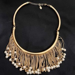 Gold Necklace with pearl